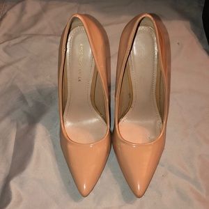 Size 9 nude heel